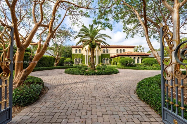 3 of 52 - 9940 W Suburban Dr, Pinecrest, FL