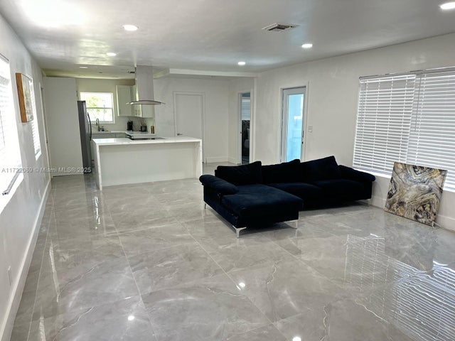 3 of 15 - 1510 S 24th Ave, Hollywood, FL