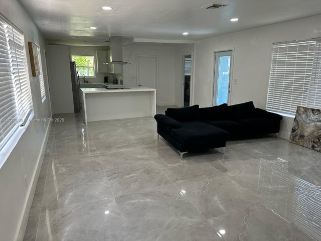 4 of 15 - 1510 S 24th Ave, Hollywood, FL