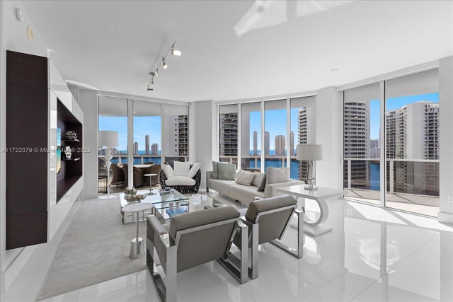 3 of 32 - 4100 Island Blvd 1702, Aventura, FL