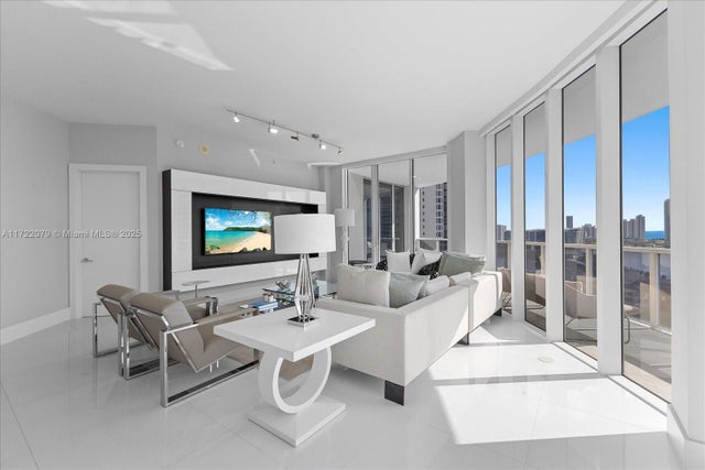 4 of 32 - 4100 Island Blvd 1702, Aventura, FL