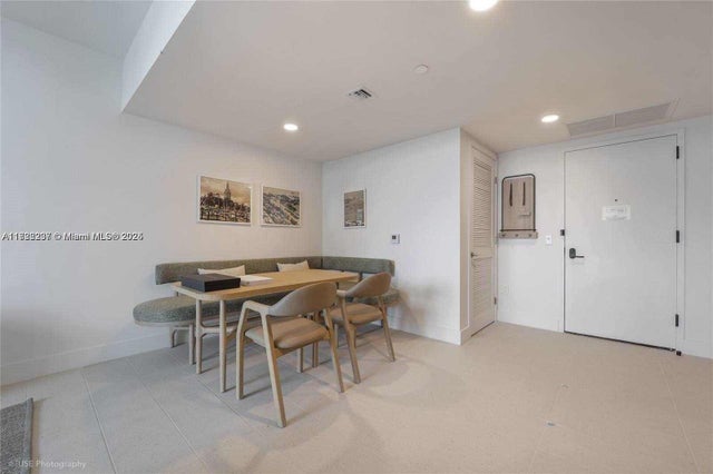 2 of 25 - 601 Ne 1st Ave 3913, Miami, FL