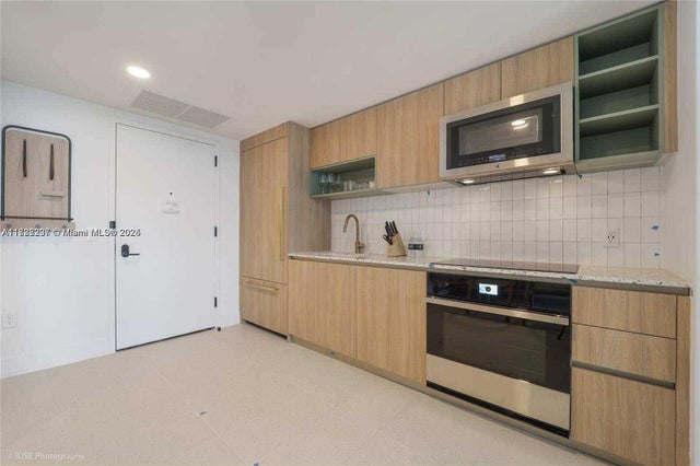 3 of 25 - 601 Ne 1st Ave 3913, Miami, FL