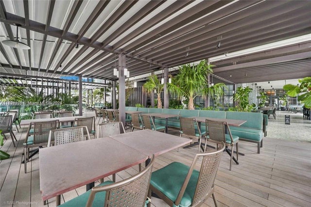 5 of 25 - 601 Ne 1st Ave 3913, Miami, FL
