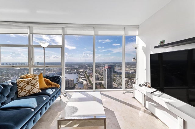2 of 11 - 1830 S Ocean Dr 4507, Hallandale Beach, FL