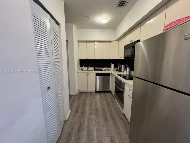 2 of 15 - 810 7 St 207, Miami Beach, FL
