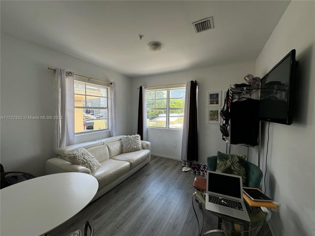 5 of 15 - 810 7 St 207, Miami Beach, FL