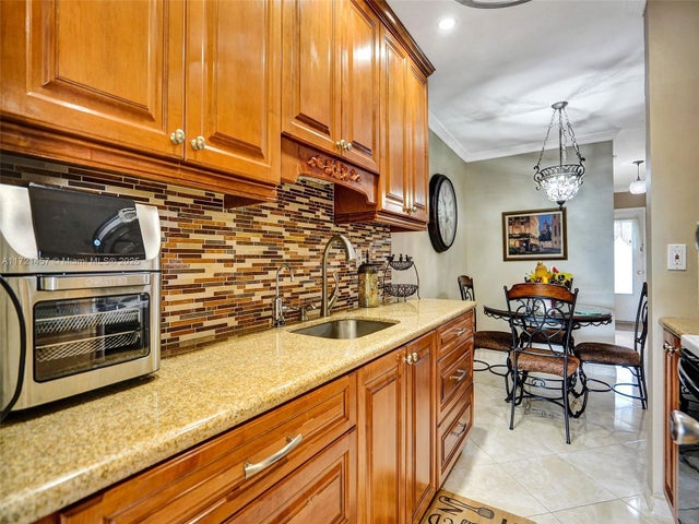 4 of 38 - 16801 Ne 13th Ave 308, Miami, FL