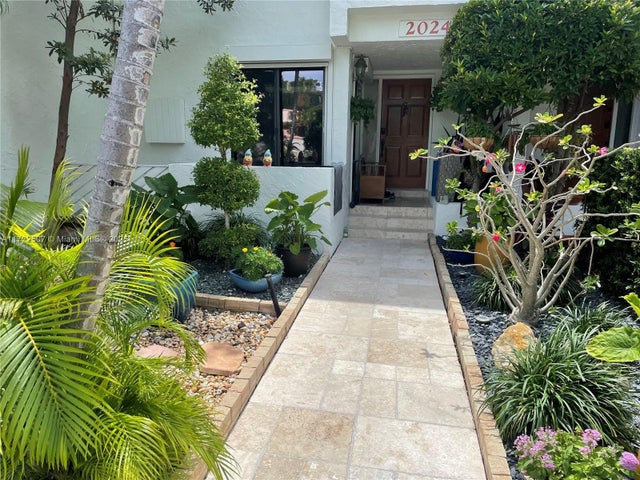 4 of 35 - 20246 Ne 34th Ct 46, Aventura, FL