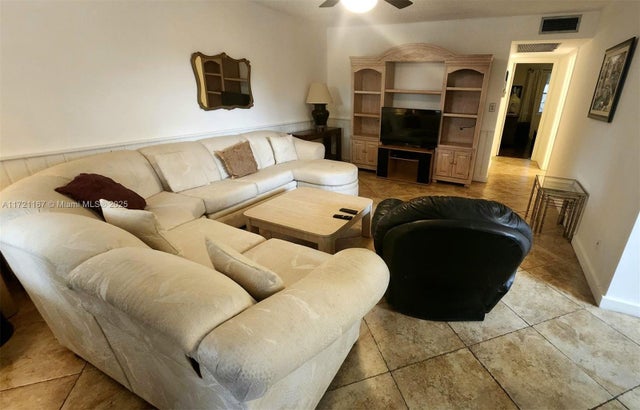 4 of 41 - 564 Durham T 564, Deerfield Beach, FL