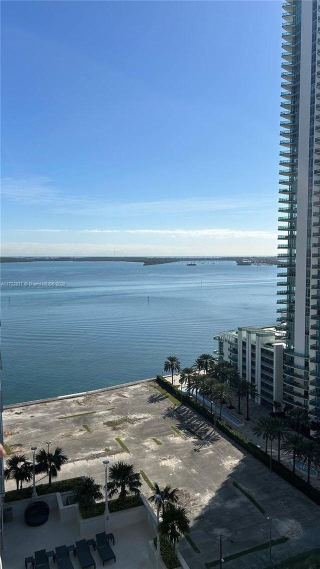 1200 Brickell Bay Dr 2007, Miami