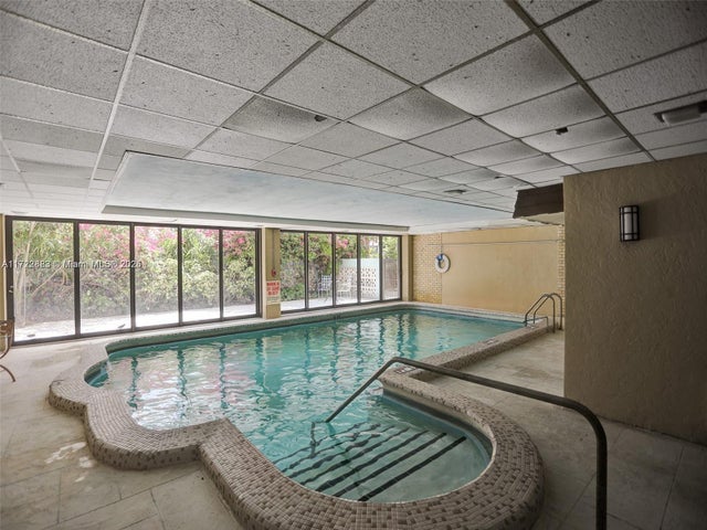 3 of 9 - 1800 Collins Ave 8b, Miami Beach, FL