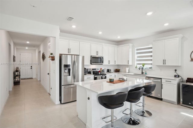 4 of 32 - 11162 Addison Lake Cir, Fort Myers, FL