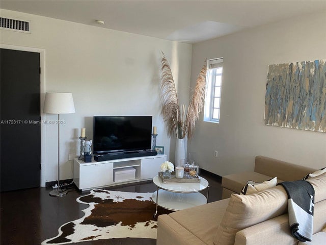 1 of 15 - 435 21st St 307, Miami Beach, FL