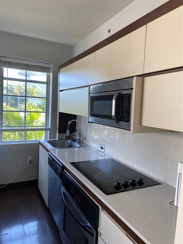 5 of 15 - 435 21st St 307, Miami Beach, FL
