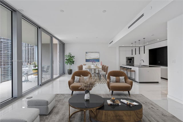 3 of 29 - 300 Biscayne Blvd Way 1602, Miami, FL