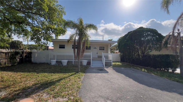 2 of 11 - 109 Sw 1st Ave, Hallandale Beach, FL