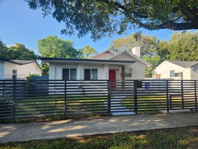 1 of 7 - 246 Nw 41st St, Miami, FL