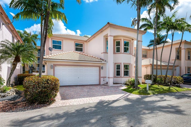 1 of 42 - 208 Se 15th St, Dania Beach, FL