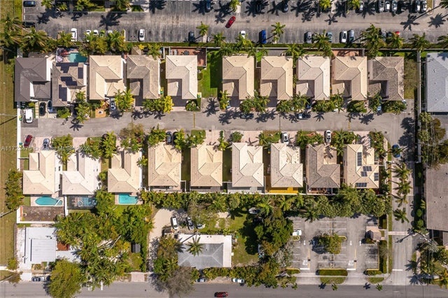 2 of 42 - 208 Se 15th St, Dania Beach, FL