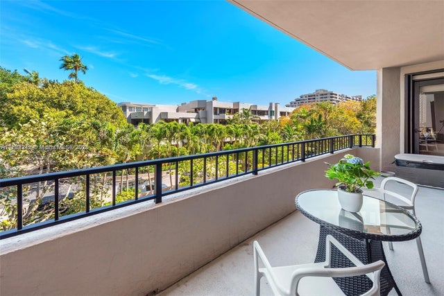4 of 26 - 151 Crandon Blvd 320, Key Biscayne, FL