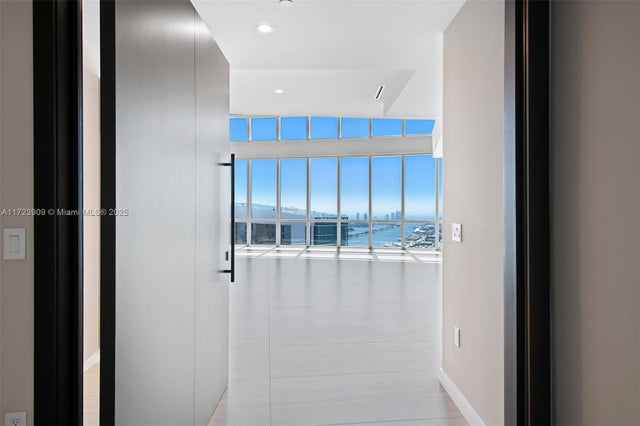 2 of 40 - 851 Ne 1st Ave Ph 5411, Miami, FL