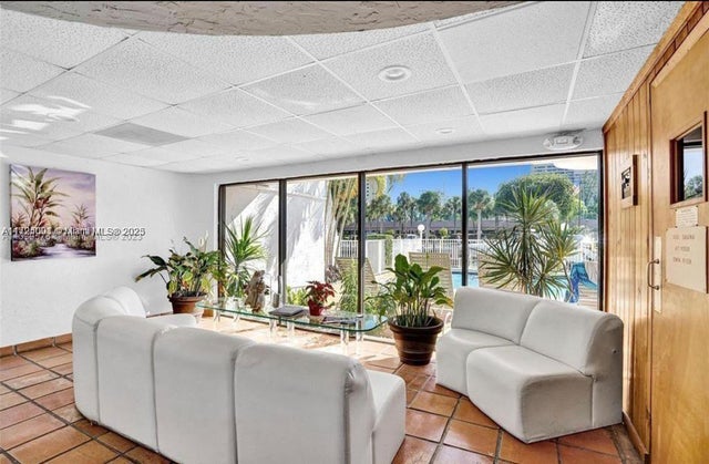 4 of 11 - 1650 Ne 115th St 507, Miami, FL