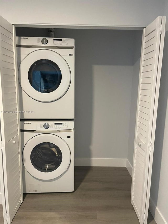 4 of 23 - 1938 Jackson St 301, Hollywood, FL