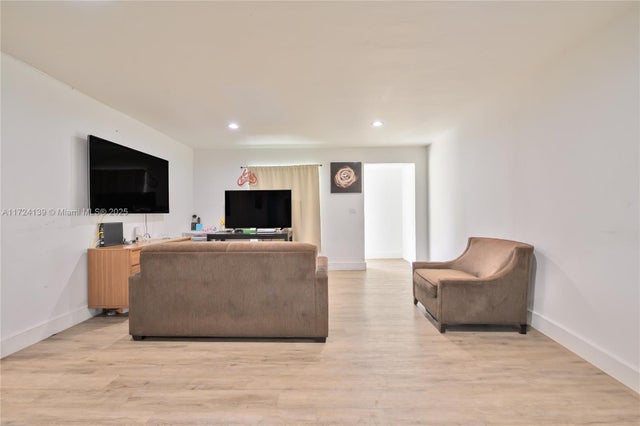 5 of 23 - 1201 Nw 87th St, Miami, FL