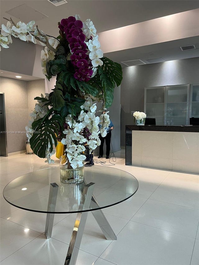 2 of 35 - 275 Ne 18th St 1110, Miami, FL
