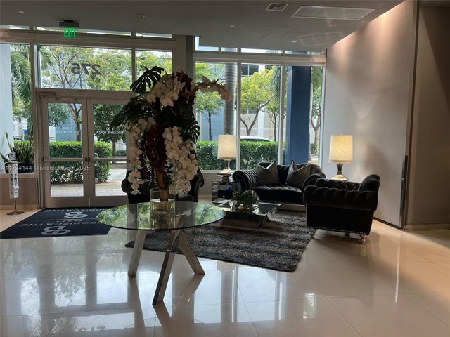 5 of 35 - 275 Ne 18th St 1110, Miami, FL
