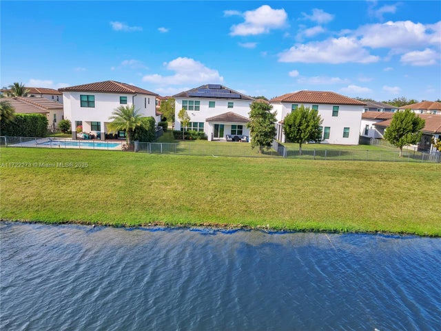 3 of 41 - 3252 Dunning Dr, Royal Palm Beach, FL