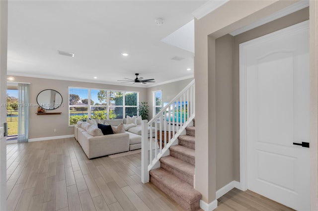 4 of 41 - 3252 Dunning Dr, Royal Palm Beach, FL
