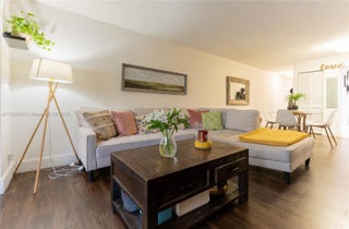 Photo of Listing #A11724256