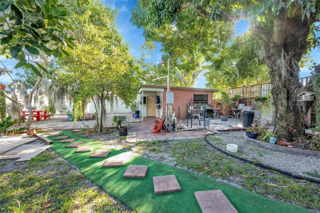 5 of 44 - 462 E 39th St, Hialeah, FL