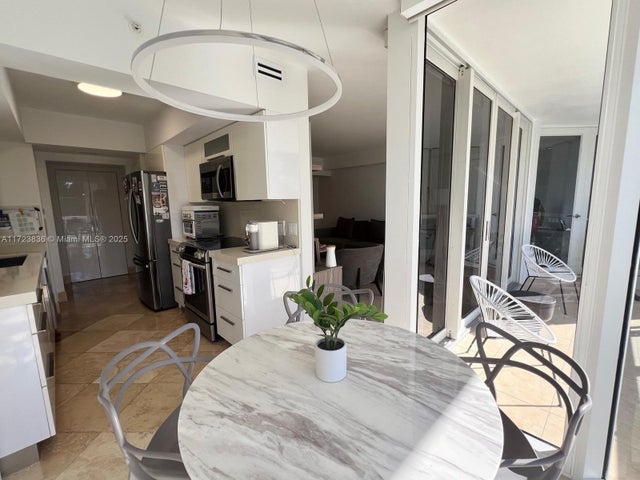 4 of 19 - 21055 Yacht Club Dr 510, Aventura, FL