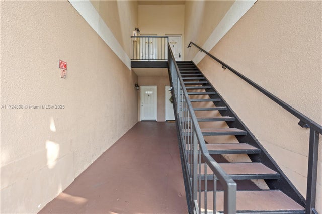 4 of 32 - 815 W Boynton Beach Blvd 1-202, Boynton Beach, FL