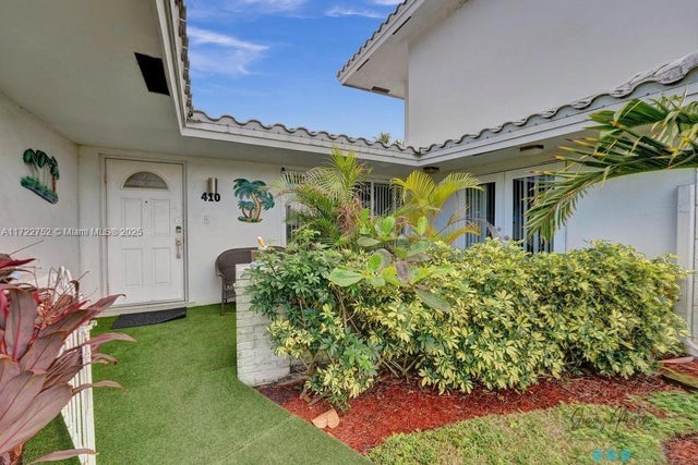 2 of 74 - 410 Sw 18th, Pompano Beach, FL