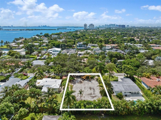4 of 14 - 1205 Ne 91st Ter, Miami Shores, FL