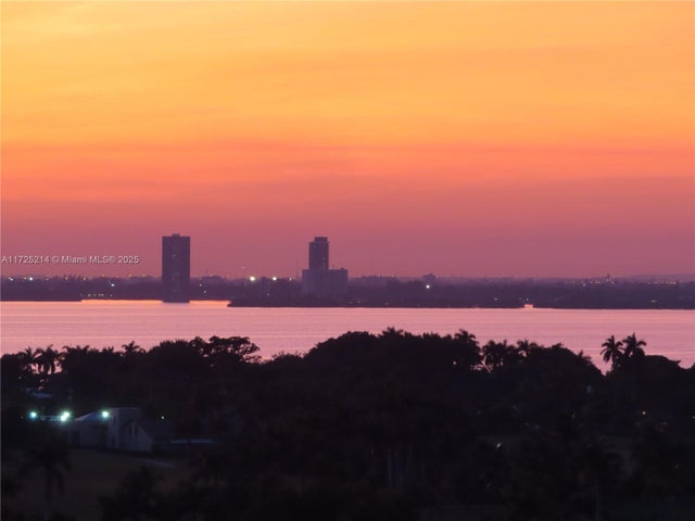 3 of 50 - 5701 Collins Ave 1011, Miami Beach, FL
