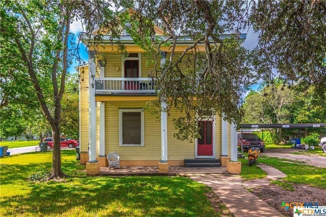311 E Live Oak Street, Seguin