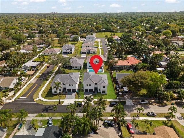 3 of 12 - 15875 Sw 90th Ave, Palmetto Bay, FL