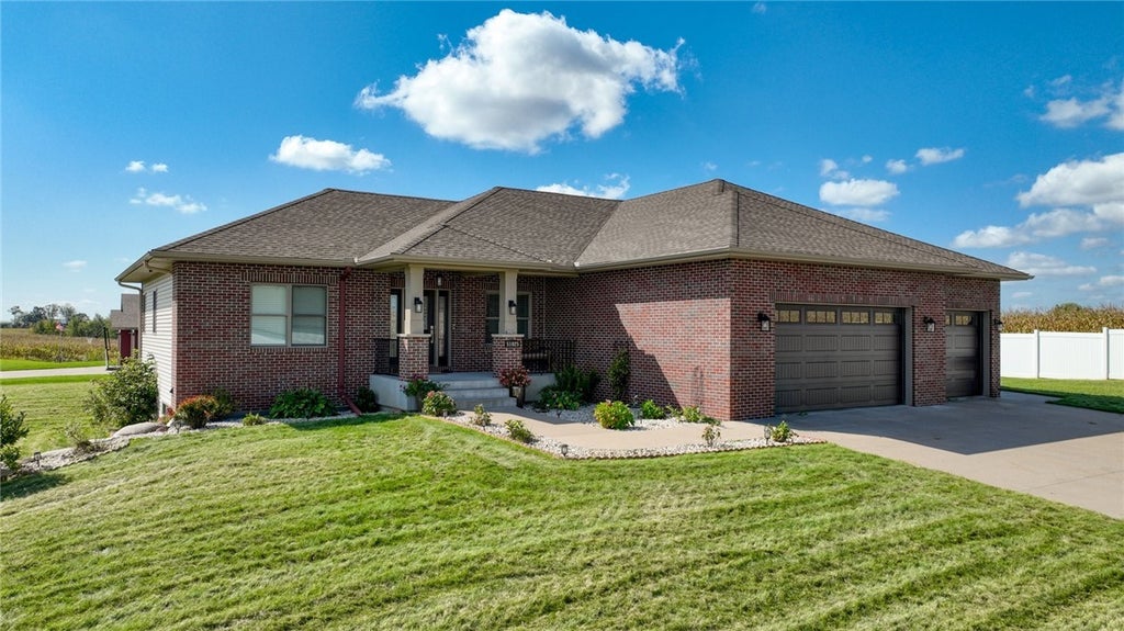 51025 Ridge View Road, Osseo