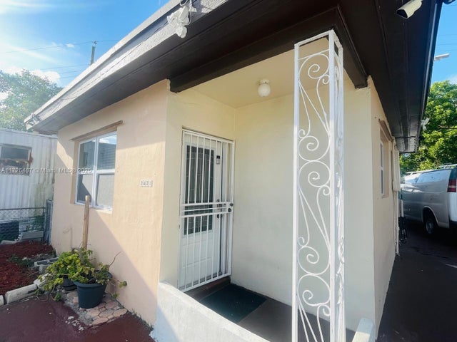 1 of 18 - 2421 Ne 135th Ln, North Miami Beach, FL