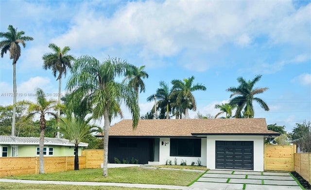 2 of 40 - 641 Ne 2nd St, Dania Beach, FL