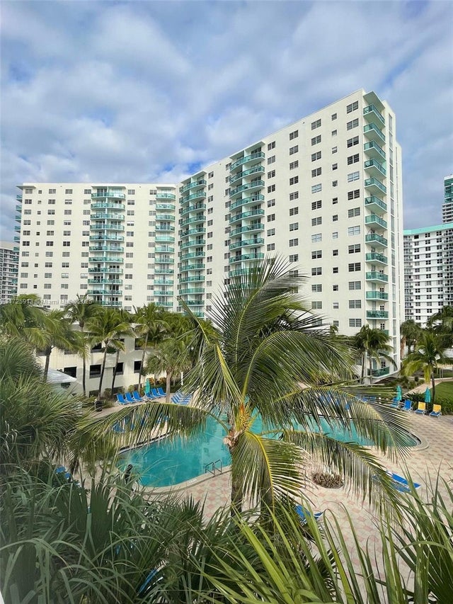 2 of 23 - 3901 S Ocean Dr 2e, Hollywood, FL