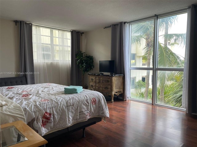 4 of 23 - 3901 S Ocean Dr 2e, Hollywood, FL