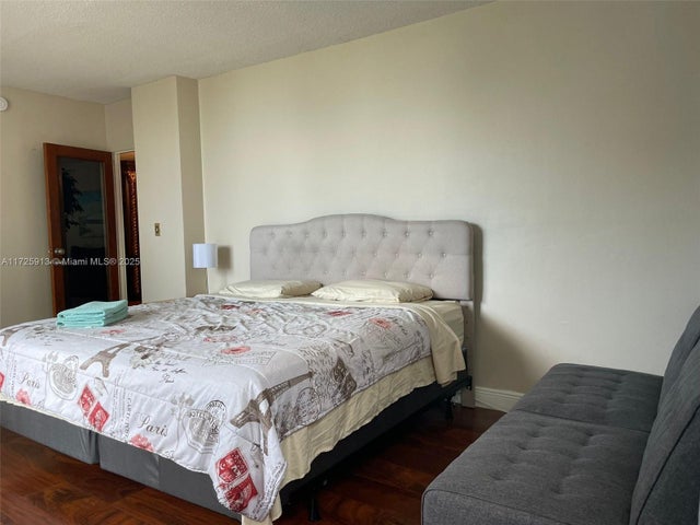 5 of 23 - 3901 S Ocean Dr 2e, Hollywood, FL