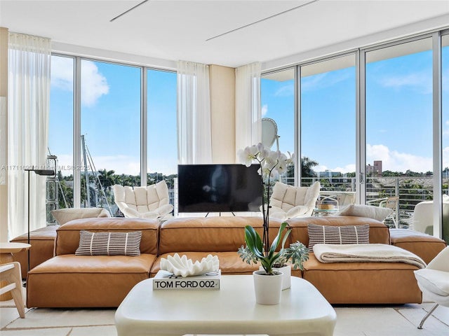 1 of 22 - 21 Isle Of Venice Dr Ph1, Fort Lauderdale, FL