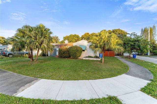 2 of 18 - 4101 Nw 11th Ct, Miami, FL